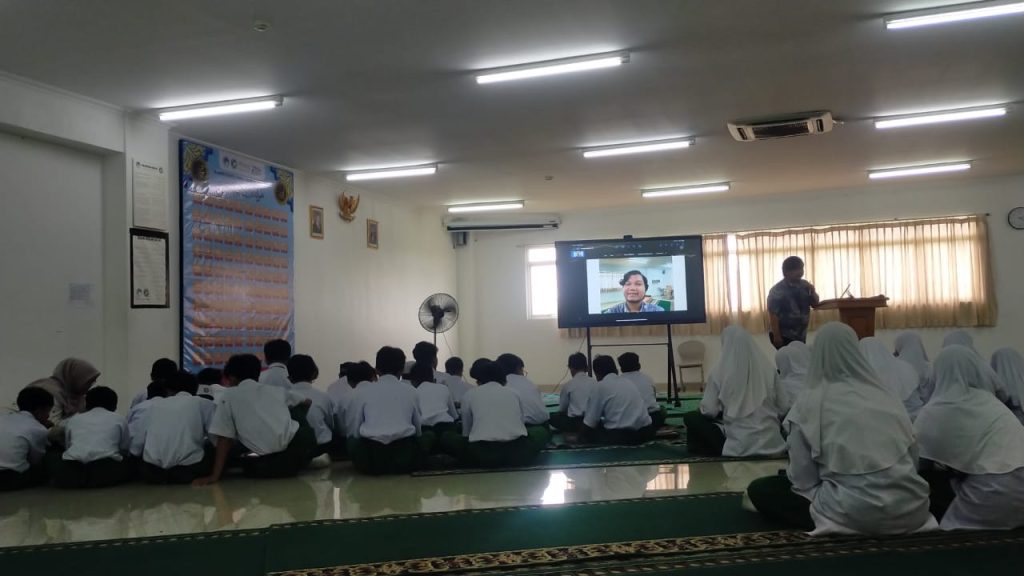 Life Skill: Pelatihan Menggunakan iPad